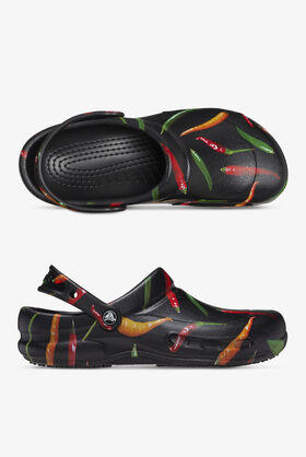 Crocs Unisex Bistro Graphic Pepper/Black Clogs, Nursing Clogs