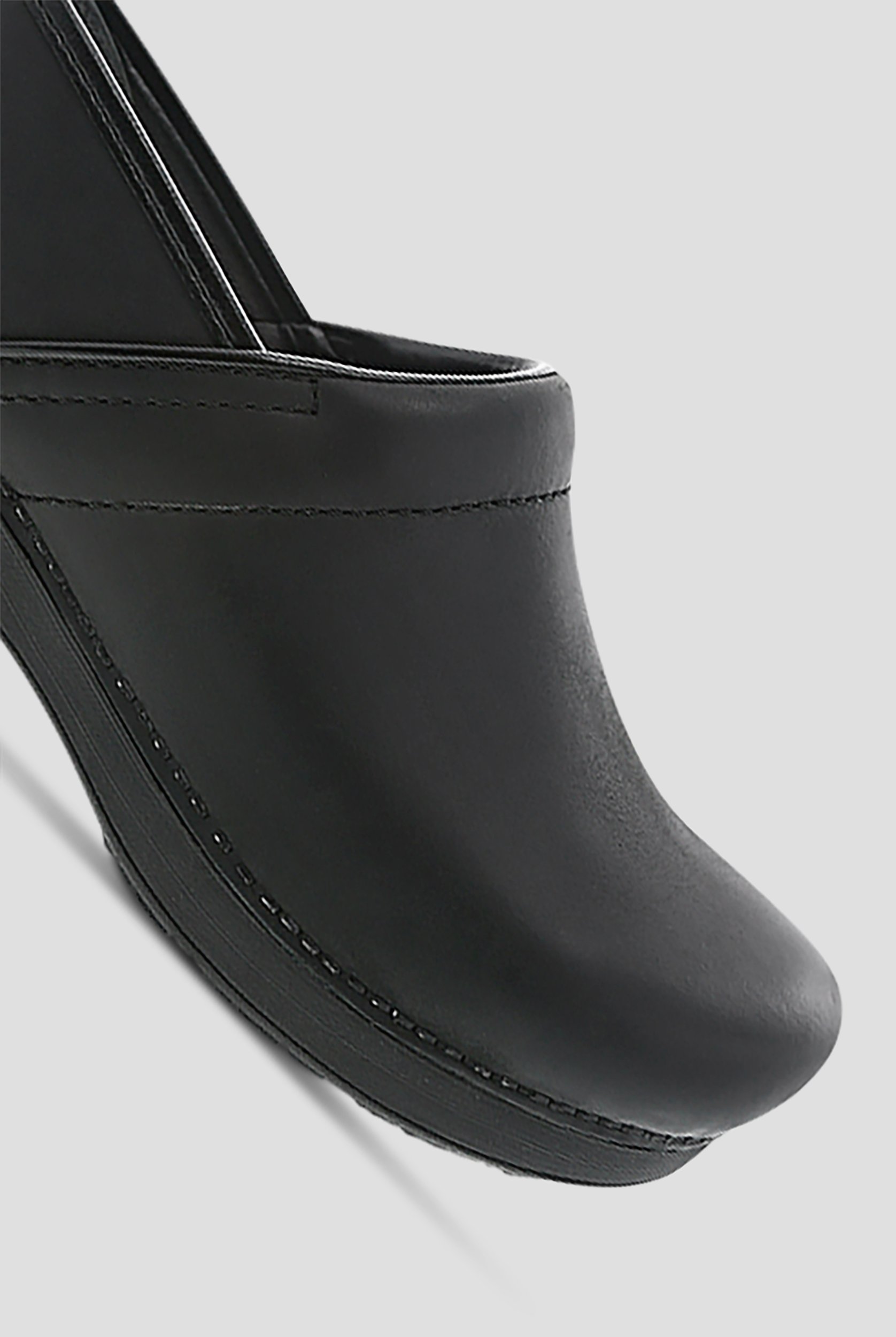 Dansko Mens XP 2.0 Black Slip-Resistant Clog