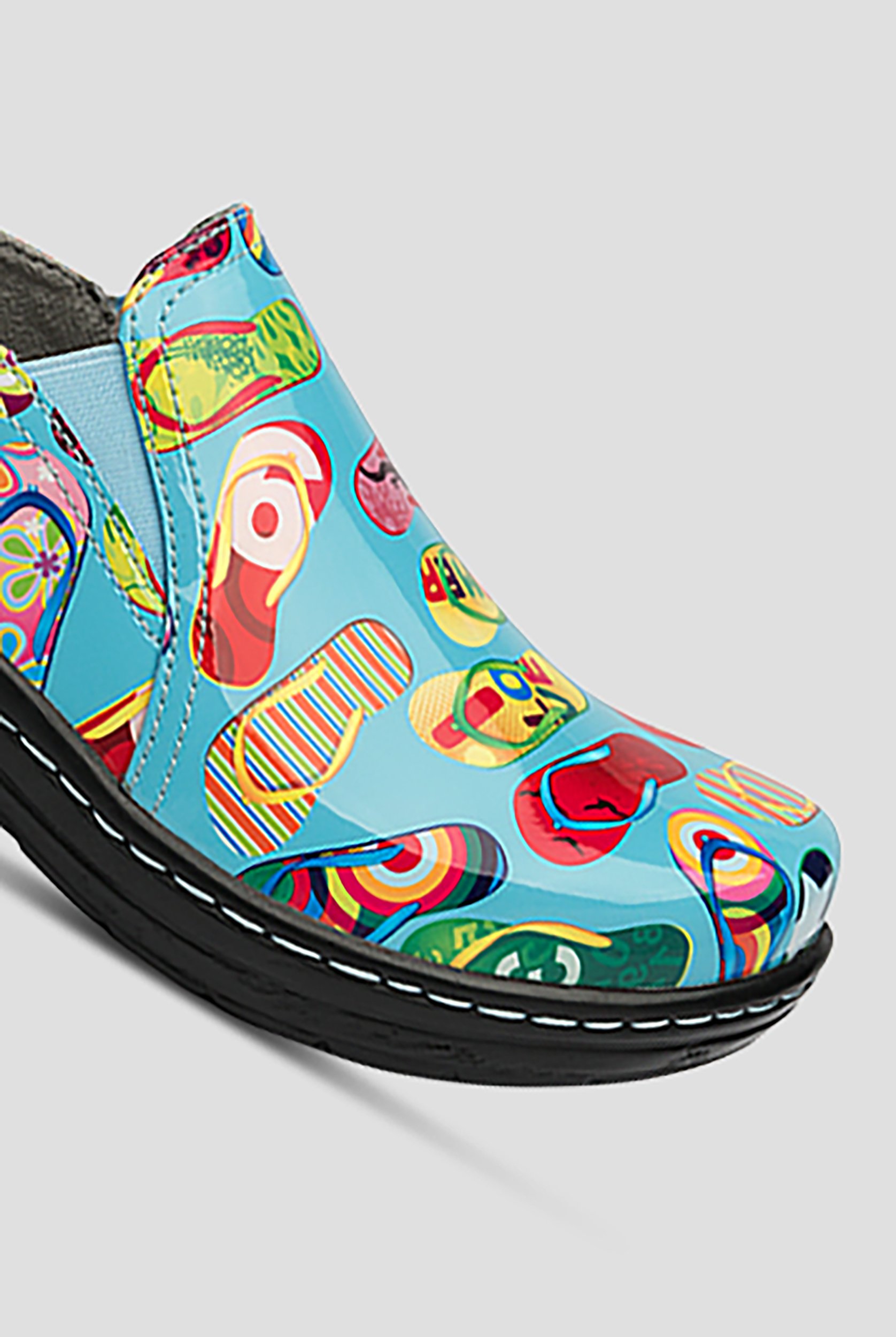 Klogs Moxy Women's Slip Resistant Flipz Print Clogs